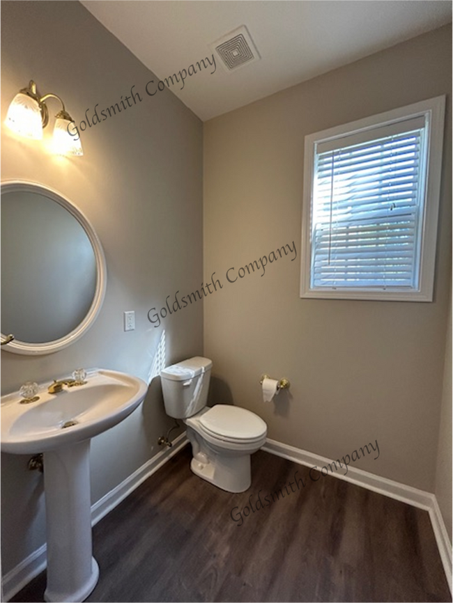 Building Photo - "Spacious 4-Bed Oasis with 2.5 Baths on Collingsworth Lane"