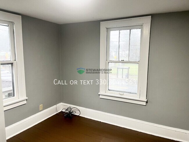 Building Photo - 1012 Brown St