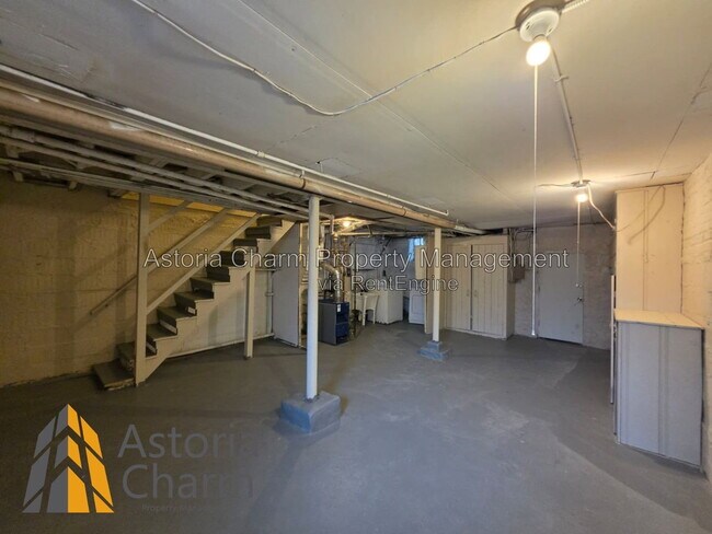 Building Photo - 3016 Pelham Ave