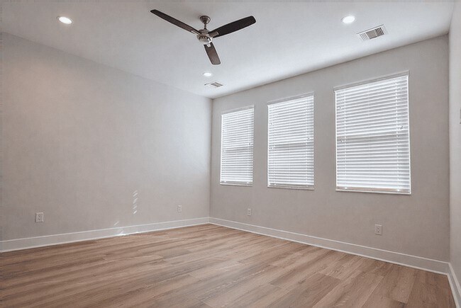 Building Photo - 4413 Santorini Ln