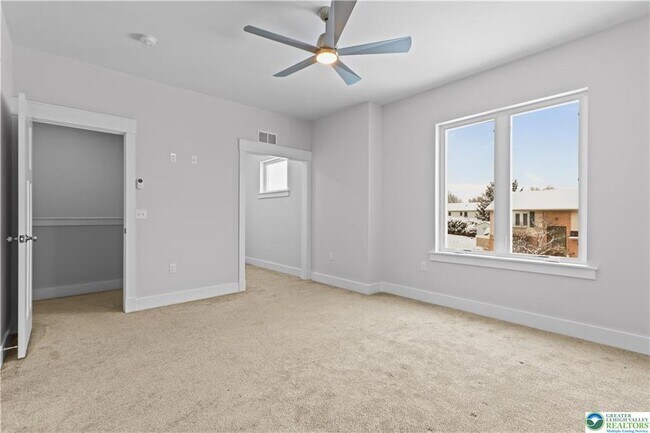 Building Photo - 1674 Best Pl