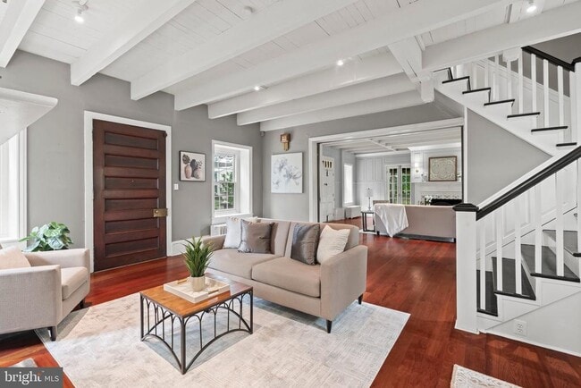 Building Photo - 209 N Bellevue Ave