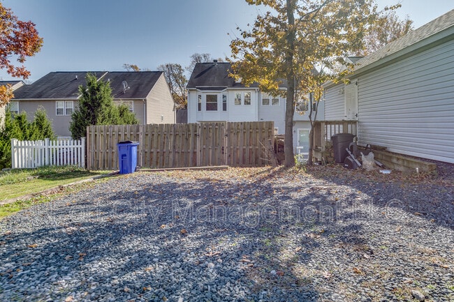 Building Photo - 6732 Cozy Ln