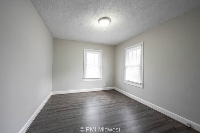 Building Photo - Charming 1-Bedroom Duplex in Indianapolis with Spacious Layout and Convenient Location