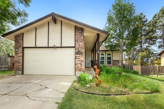 Building Photo - 3020 Avondale Dr