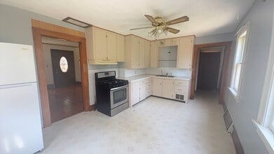 Building Photo - 3 Bed 1 Bath Single Family Home in Wausau