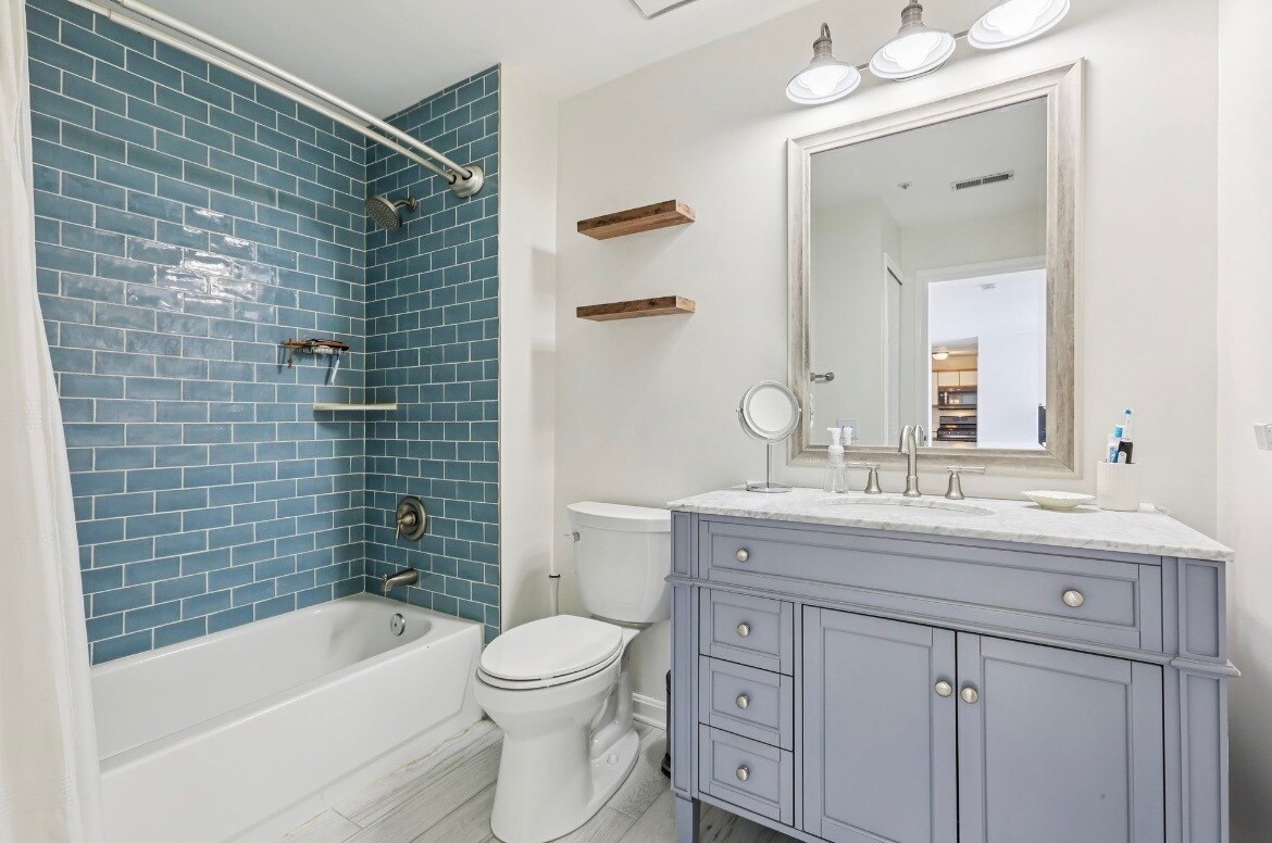 Building Photo - 1310 Sheridan Pl