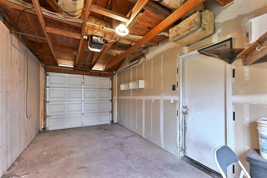 Building Photo - 49 Gatewood Ave