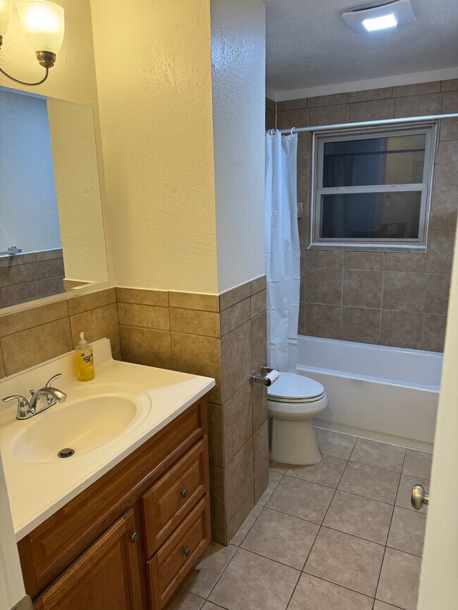 Building Photo - 16828 E 7th Pl