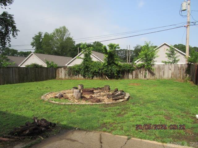 Building Photo - 203 Club Ln