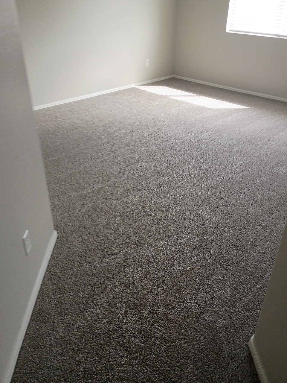 Building Photo - 9741 W Heber Rd