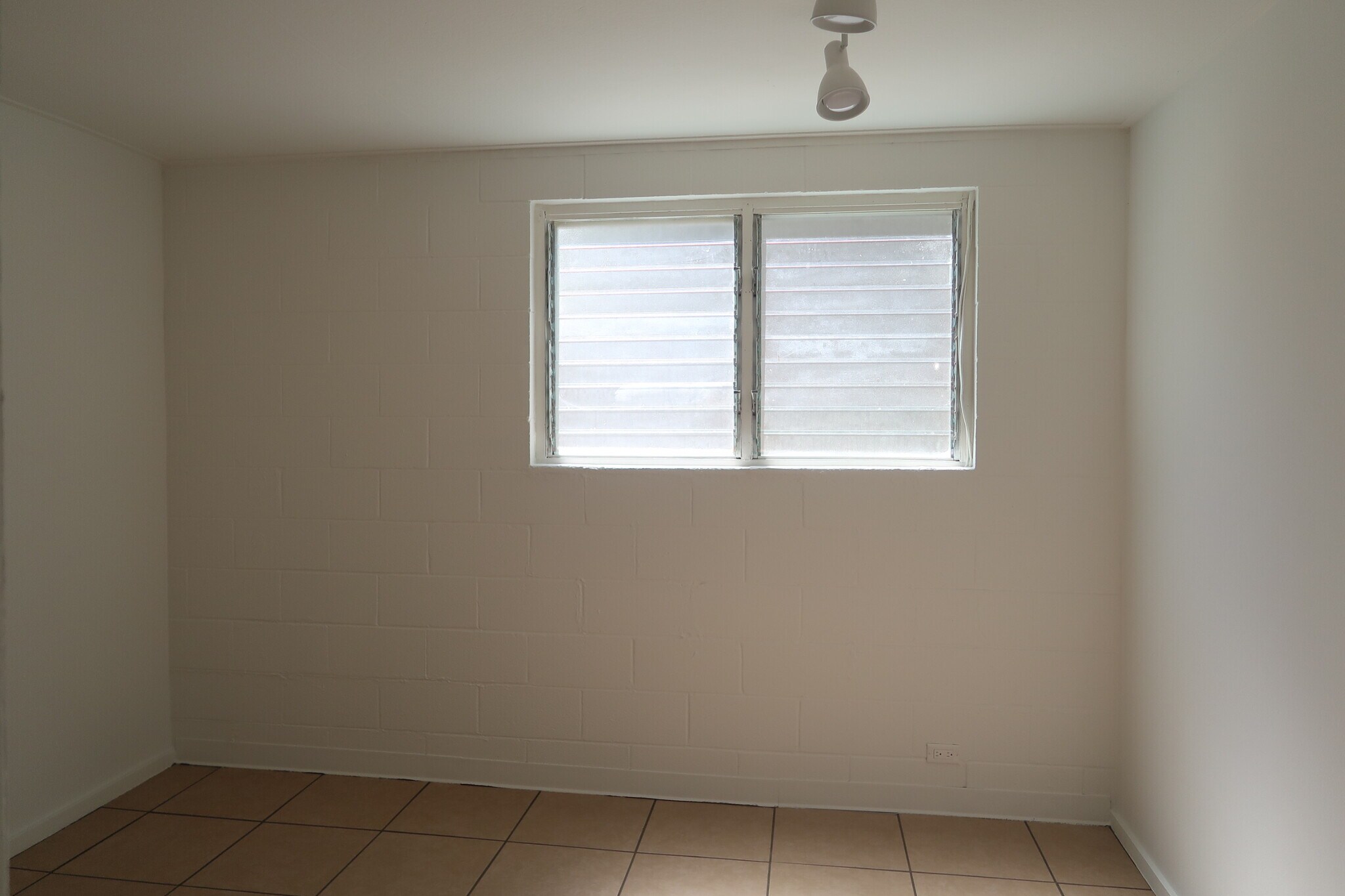 Spare room- office, den, workout, storage etc - 1739 Kamohoalii St