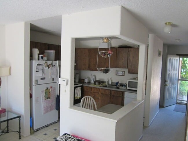 Building Photo - 3 Bedroom, 2 Bath Townhouse with Attached Garage in Desirable Lafayette, CO!