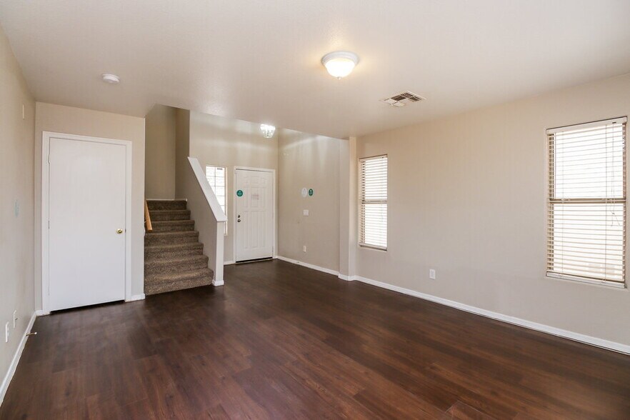 Building Photo - 12925 W Holly St