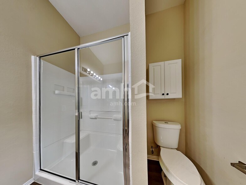 Building Photo - 4004 Heavenly Way