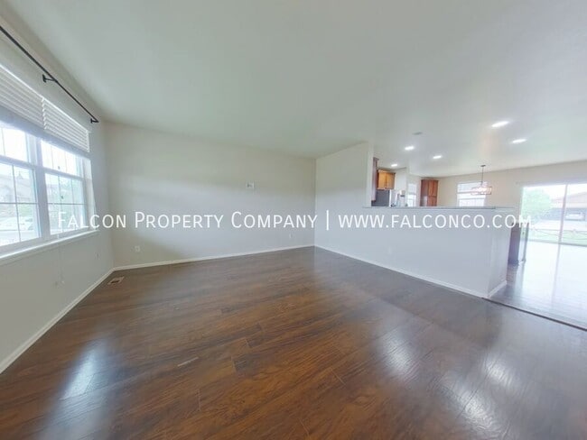 Building Photo - 7973 Buckeye Tree Ln