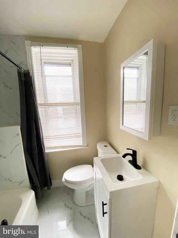 Building Photo - 3543 Stouton St