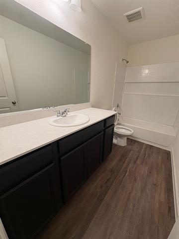 Building Photo - 713 Peach Tree Ln