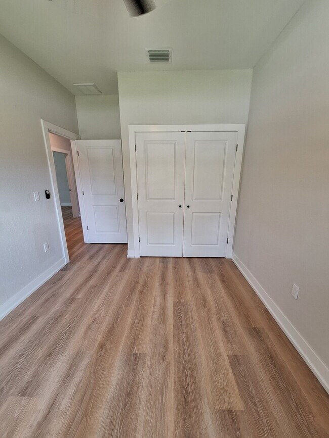 Building Photo - Available with ZERO DEPOSIT MOVE-IN!