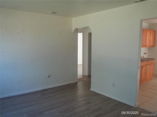 Building Photo - 26751 Belanger St