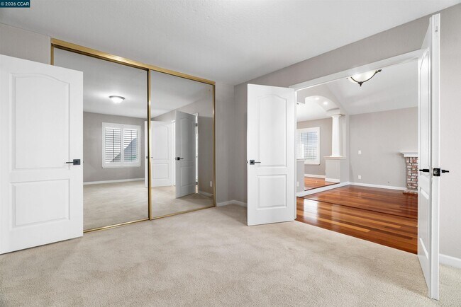 Building Photo - 313 Deepcreek Ct