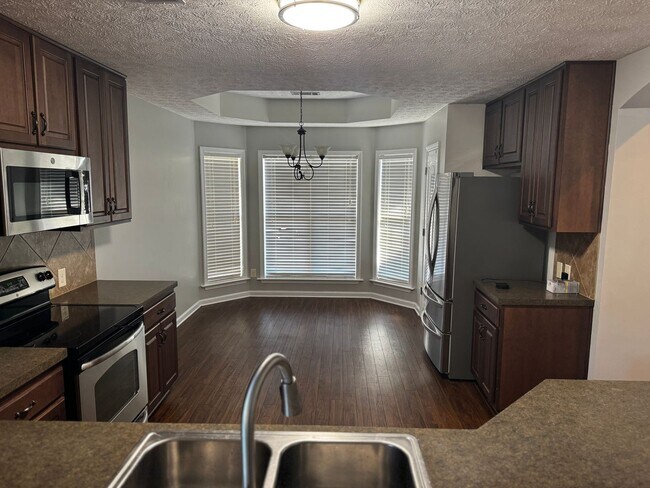 Building Photo - 9133 Saw Tooth Loop