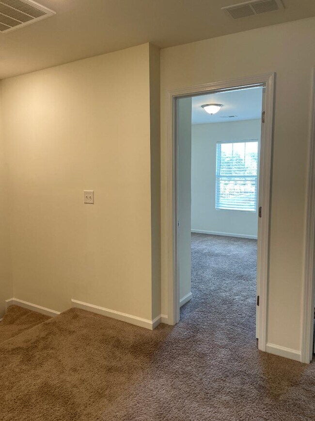 Building Photo - 118 Quinn Rd