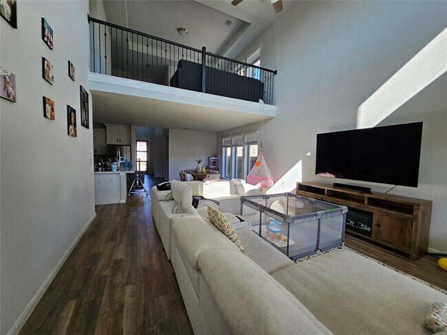 Building Photo - 221 Bauer Lp