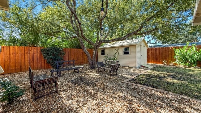 Building Photo - 4517 S Hesperides St