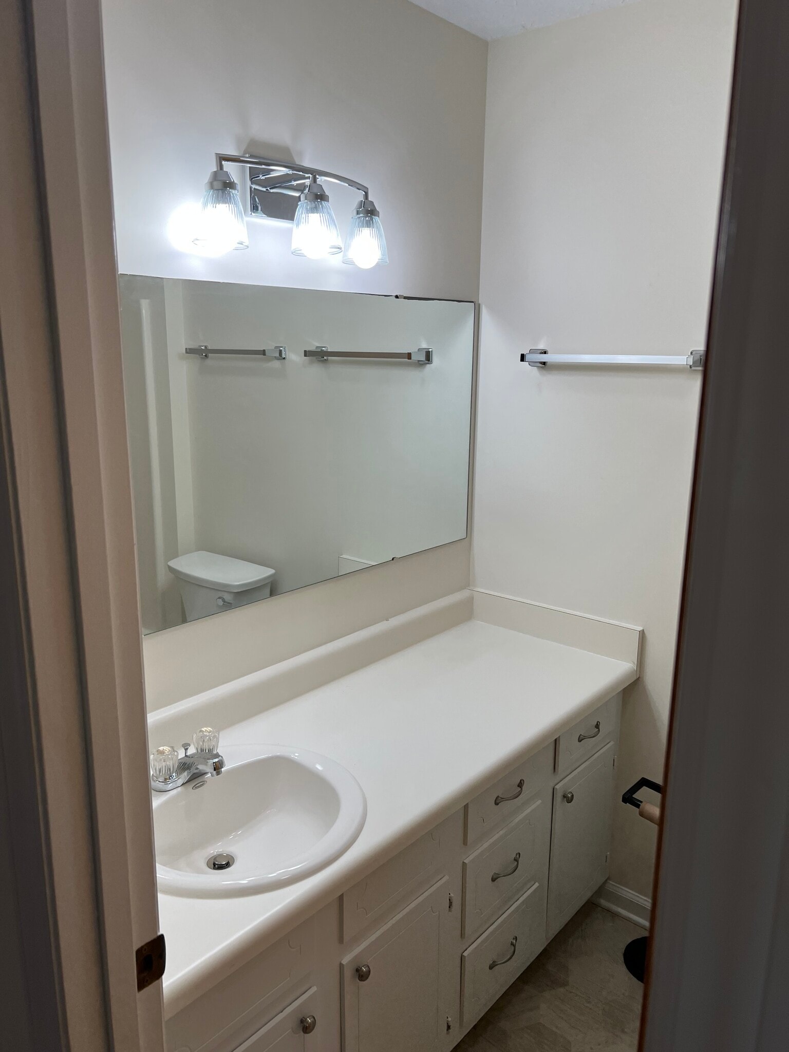 Building Photo - 110 Wellington St