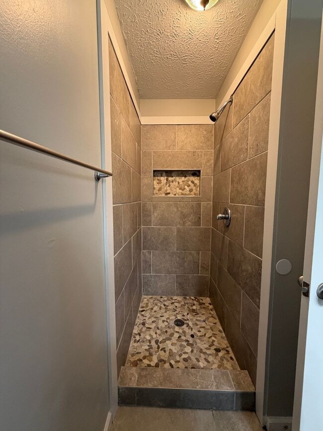 Building Photo - Location!!!!