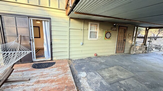 Building Photo - 26523 Pine Ave