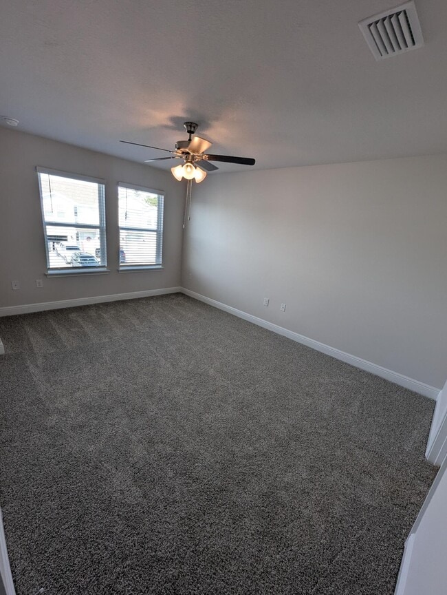 Building Photo - 5723 Sandy Walk St