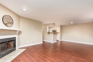 Building Photo - 2257 Hedgerow Road