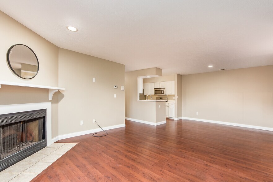 Primary Photo - 2257 Hedgerow Road