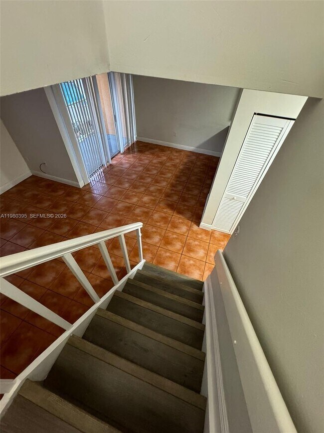 Building Photo - 6235 SW Kendale Lakes Cir