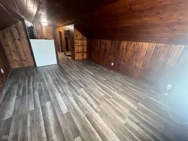 Building Photo - 627 N Tibbs Ave