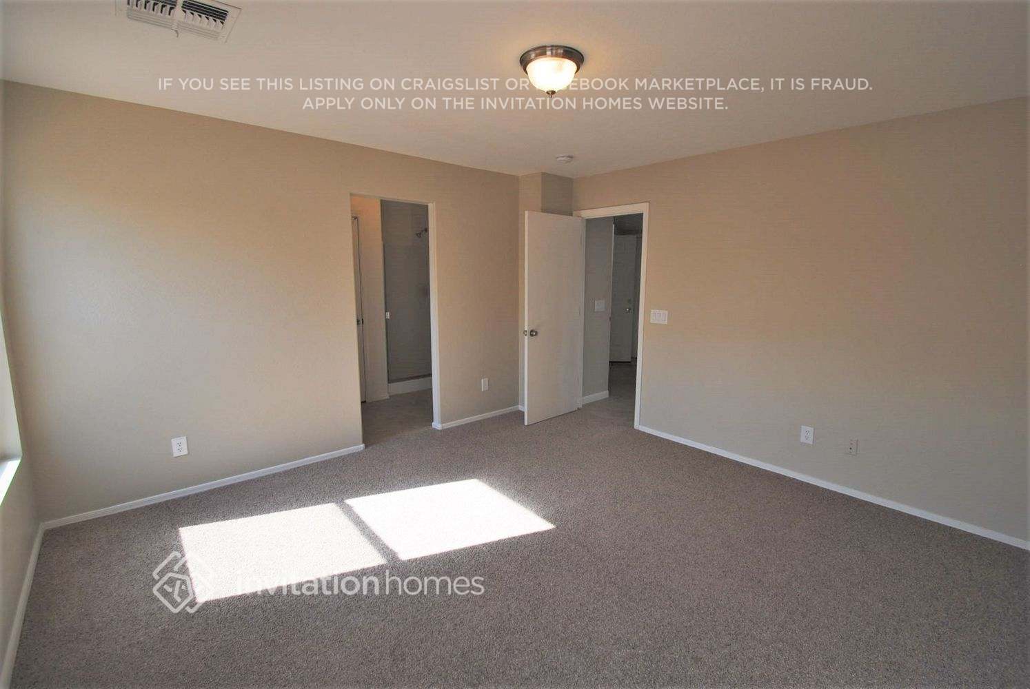 Building Photo - 12206 W Bloomfield Rd