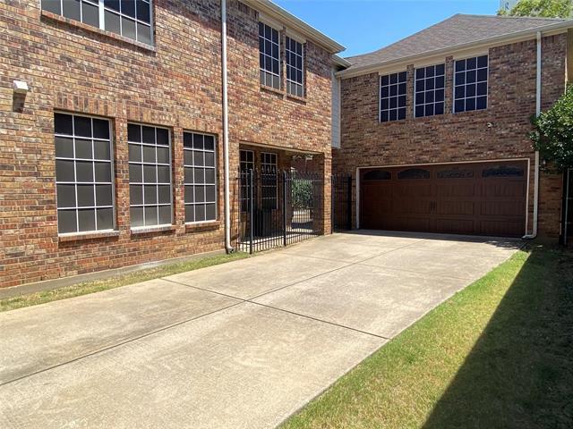 Building Photo - 207 Colonial Ln