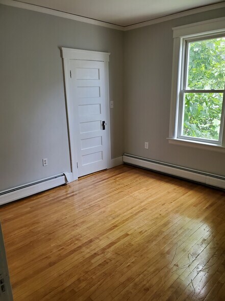 Building Photo - 17 Upsala St