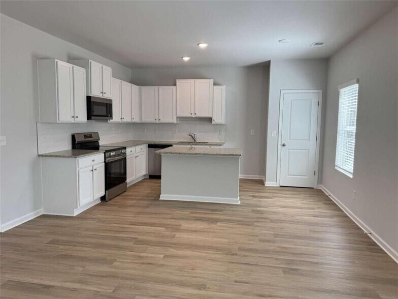 Building Photo - 111 Woodside Ct