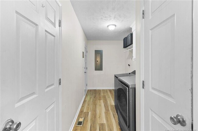 Building Photo - 6755 Brookshire St