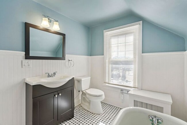 Building Photo - 431 Bucknell St