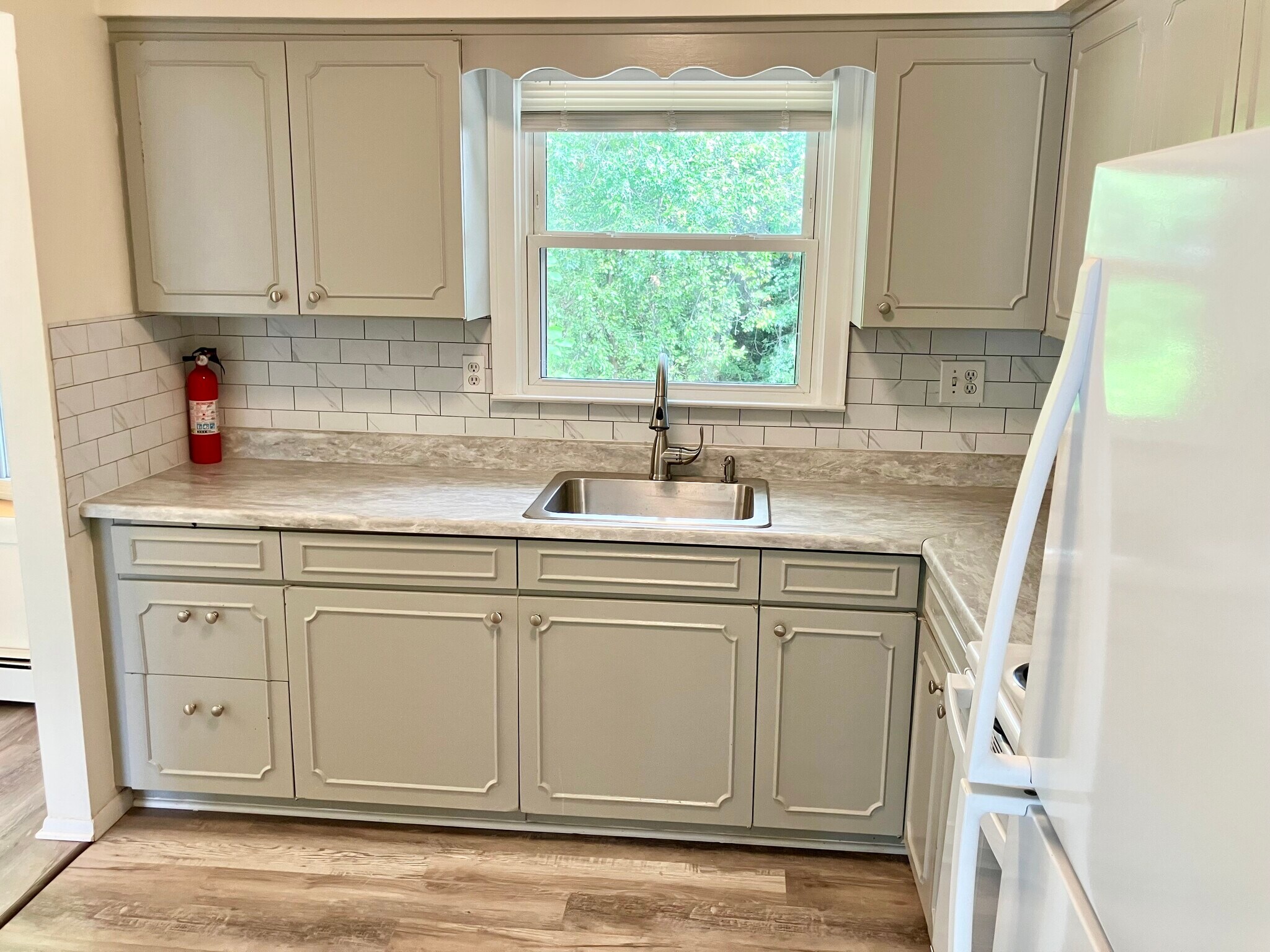 Kitchen - 141 Dunbar Ave