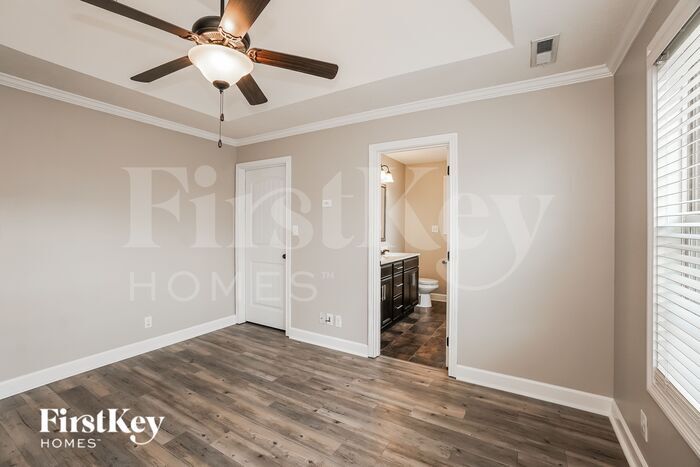 Building Photo - 710 Backwind Ln