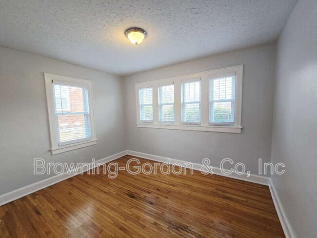 Building Photo - 1504 Riverside Dr