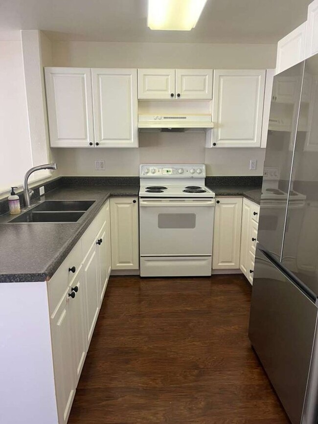 Building Photo - 3 bed 2.5 Bath 2 car garage/ Central AC/ Ewa Beach!