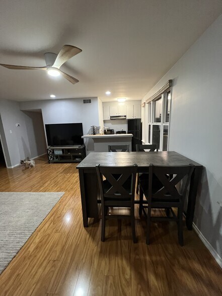 Building Photo - 6726 E Bay Shore Walk