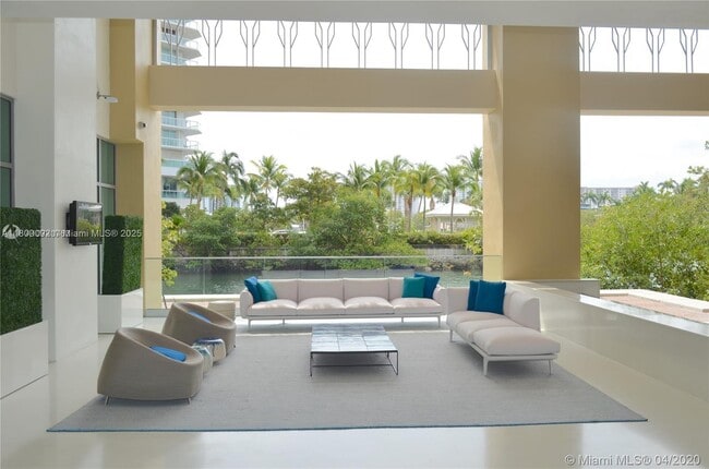 Building Photo - 300 Sunny Isles Blvd