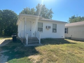 Building Photo - Spacious 1 Bedroom 1 Bath home in the heart of Carthage!